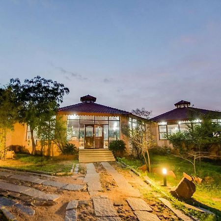 Hampi Heritage & Wilderness Resort-Jungle Lodges Беллари Экстерьер фото