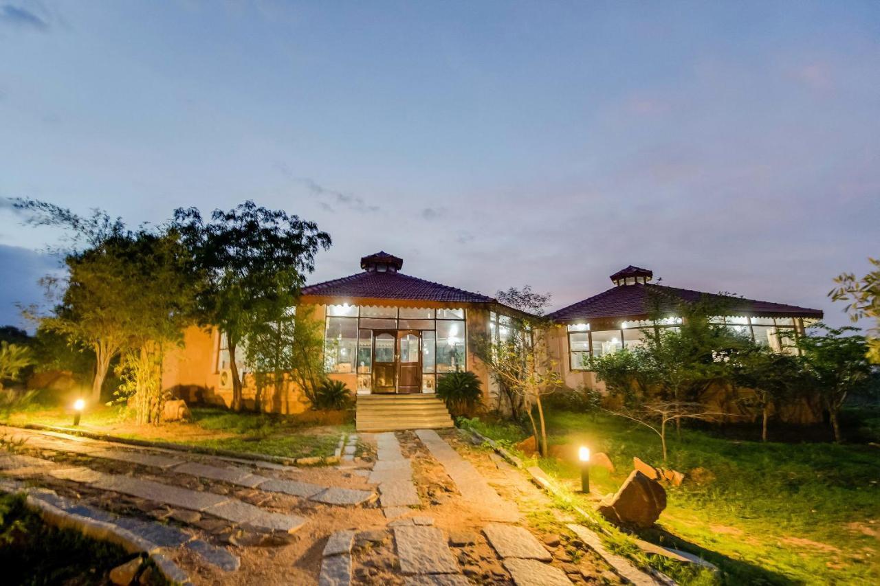 Hampi Heritage & Wilderness Resort-Jungle Lodges Беллари Экстерьер фото