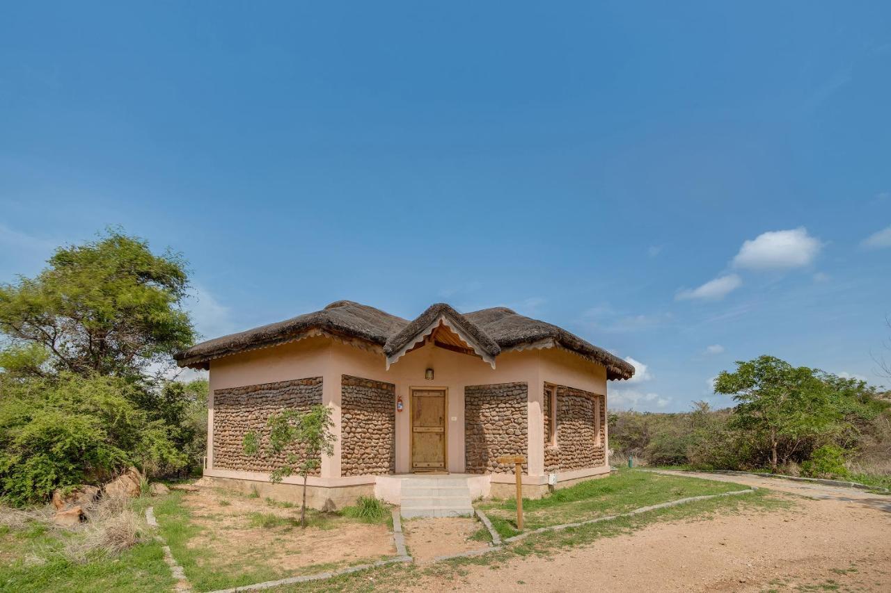 Hampi Heritage & Wilderness Resort-Jungle Lodges Беллари Экстерьер фото
