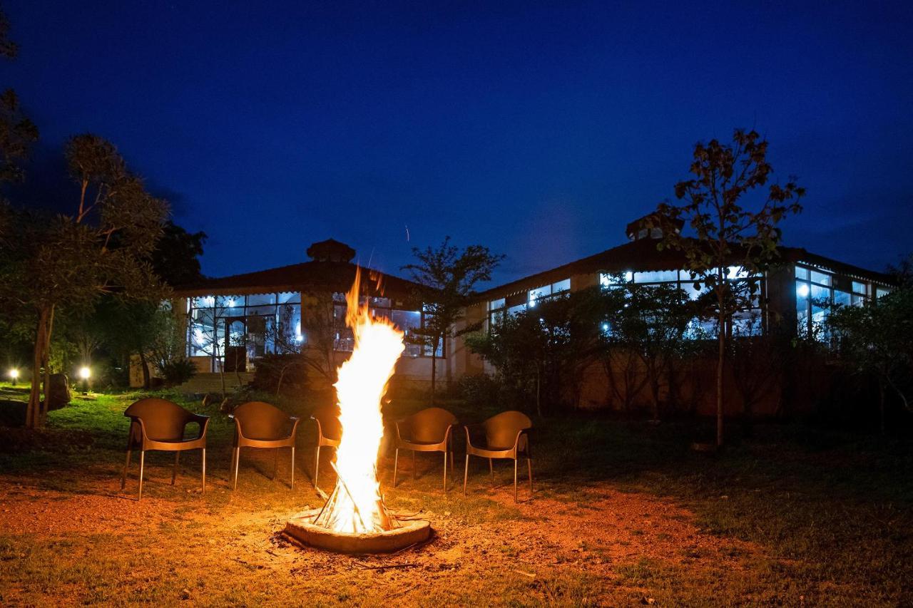 Hampi Heritage & Wilderness Resort-Jungle Lodges Беллари Экстерьер фото