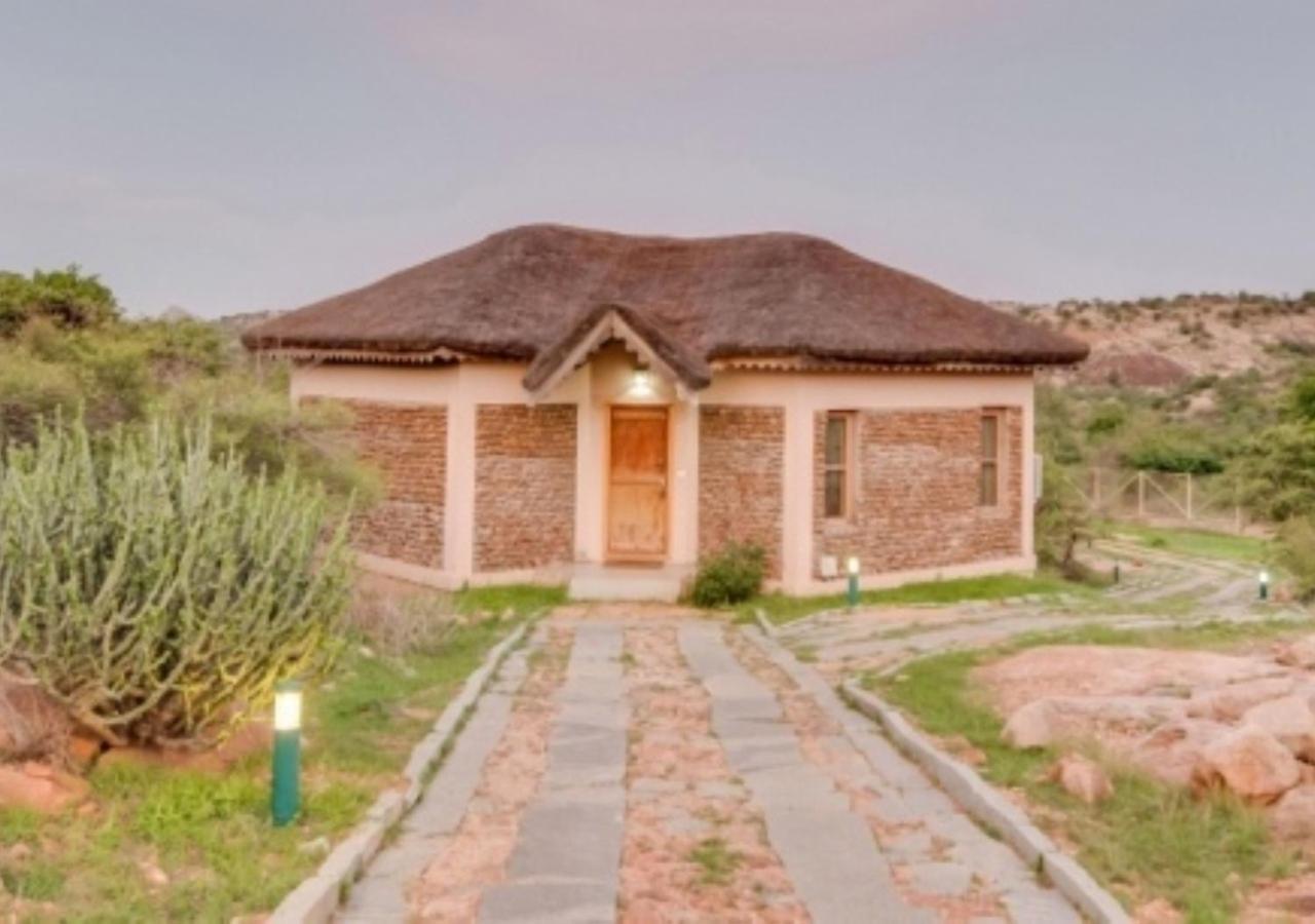Hampi Heritage & Wilderness Resort-Jungle Lodges Беллари Экстерьер фото